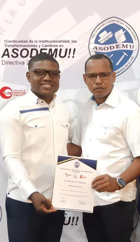Jose Rosario y Maximo Peralta Juramentan comunicador Máximo Peralta como delegado de Asodemu en UASD-SFM