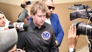 Joshua Steven Riibe es trasladado a otro lugar; abogados solicitarán hoy oficialmente su pasaporte y celular