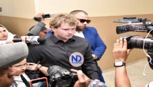 Joshua Steven Riibe tendrá que adquirir otro pasaporte para viajar a su país, dice abogada