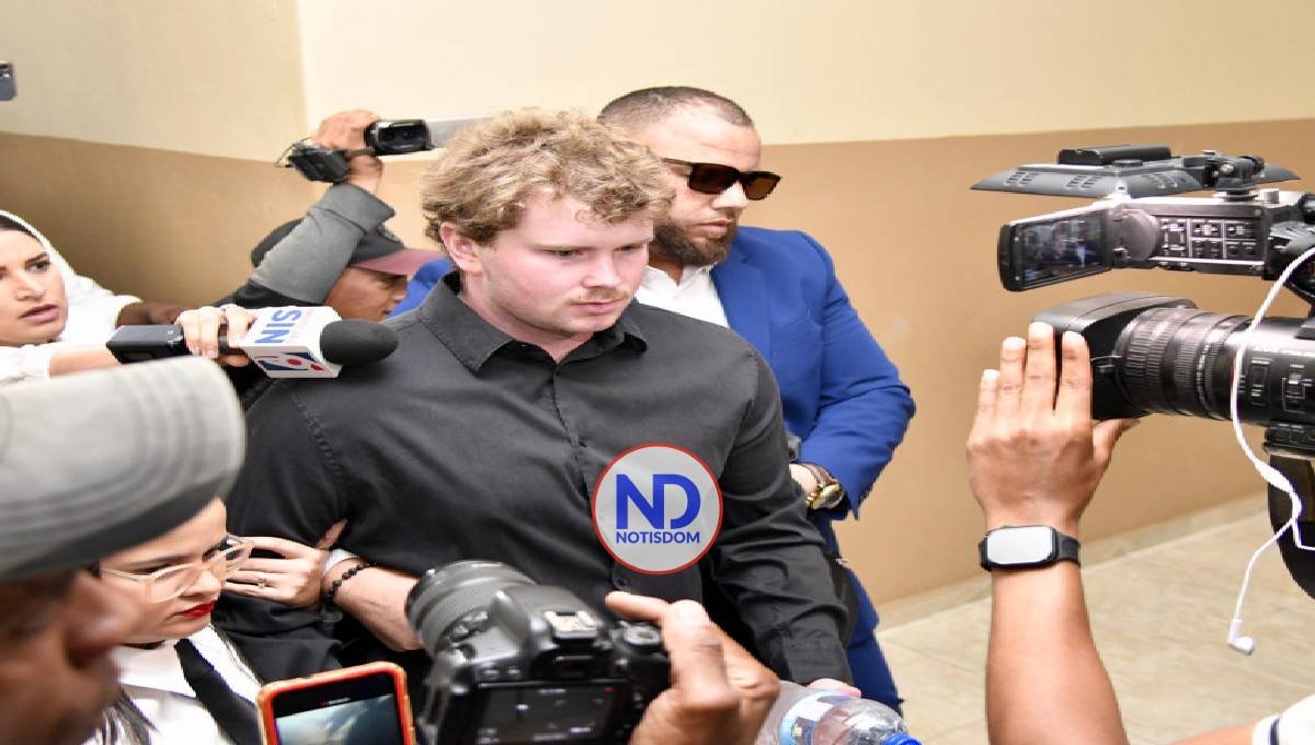 Joshua Steven Riibe tendrá que adquirir otro pasaporte para viajar a su país, dice abogada