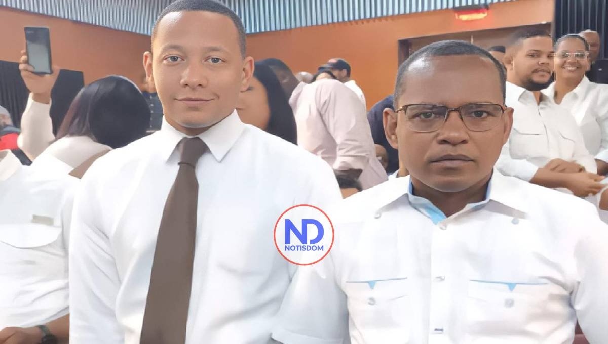 Juramentan comunicador Máximo Peralta como delegado de Asodemu en UASD-SFM