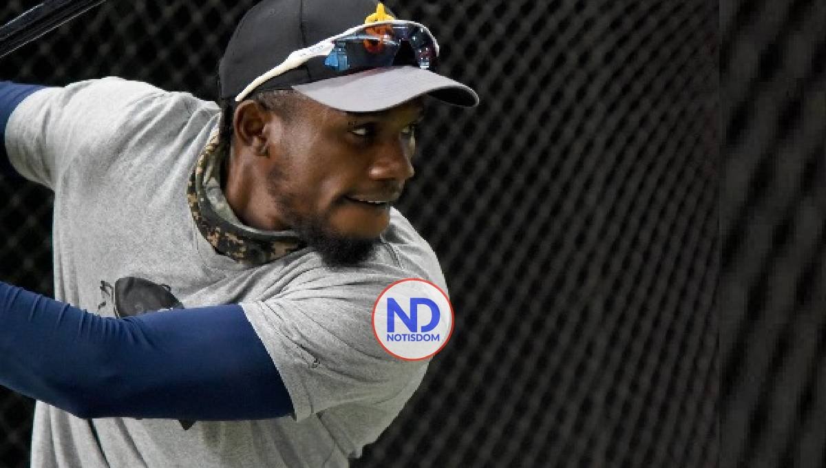 Los Leones del Escogido renuevan a Orlando Calixte