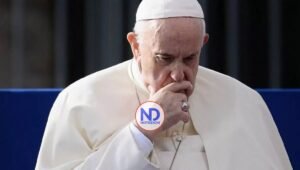 El papa continúa su tratamiento y siguió en vídeo los ejercicios espirituales