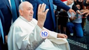 El papa aparece en público por primera vez tras hospitalización