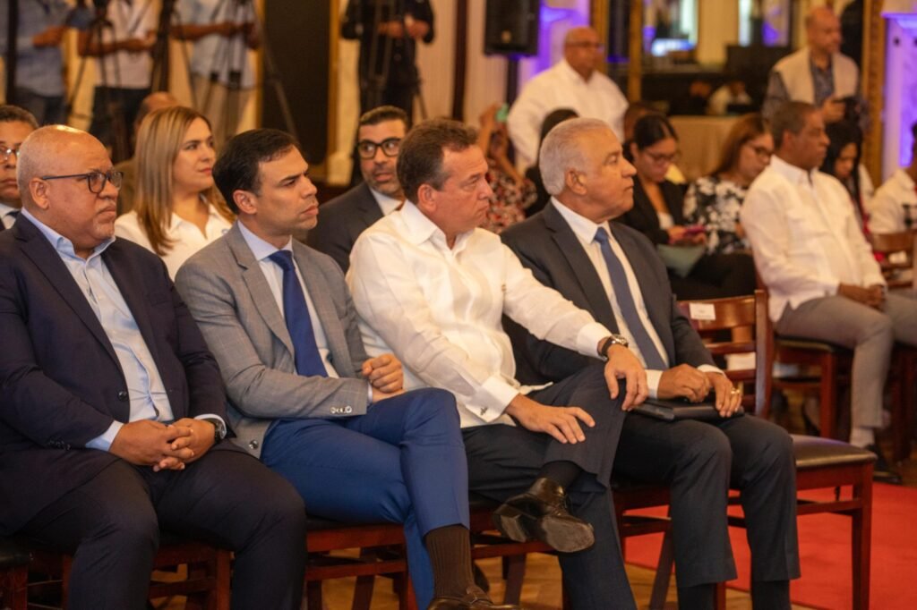 REUNION 61 Abinader destaca aumento de RD$4,163 millones en créditos para Mipymes