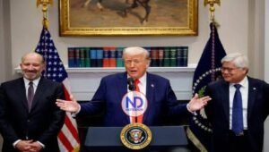 Trump dice no bromea cuando habla de un tercer mandato