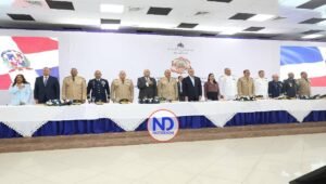 Presidente Abinader encabeza investidura de 160 nuevos agentes para interdicciones