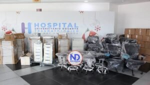 Ney Arias Lora dota de modernos equipos áreas quirúrgicas, Terapia Física y Odontología