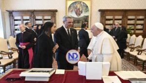 Abinader y la primera dama asistirán la funeral del papa Francisco