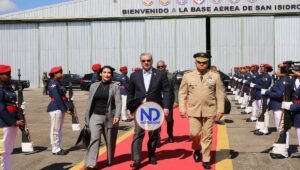 Abinader parte hacia El Vaticano para la misa fúnebre del Papa