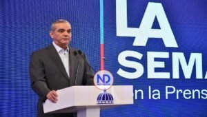 Abinader dice papa Francisco dejó huellas de paz en todo el mundo; rinde un minuto de silencio