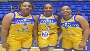 Mauricio Báez y San Carlos triunfan en inicio torneo basket superior femenino distrital