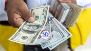 El dólar bajó 5 centavos; este viernes era vendido a RD$59.30