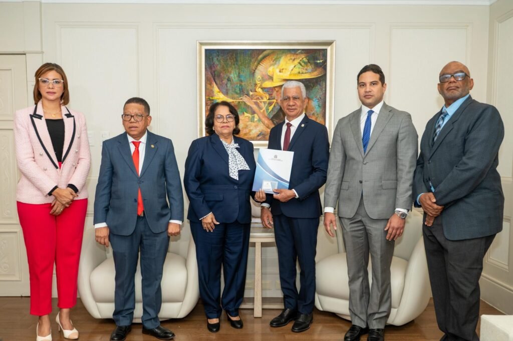 Emma Polanco dice encontró más de 200 auditorías retrasadas en Cámara de Cuentas 4 Emma Polanco y Ricardo de los Santos 1 Emma Polanco dice encontró más de 200 auditorías retrasadas en Cámara de Cuentas