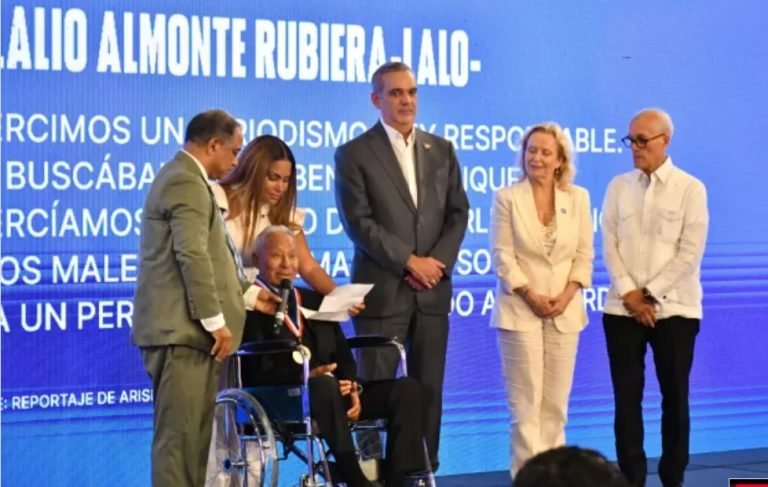 Fallece reconocido periodista de RD Eulalio Almonte Rubiera 3 Eulalio Almonte Rubiera recibe el premio Fallece reconocido periodista de RD Eulalio Almonte Rubiera