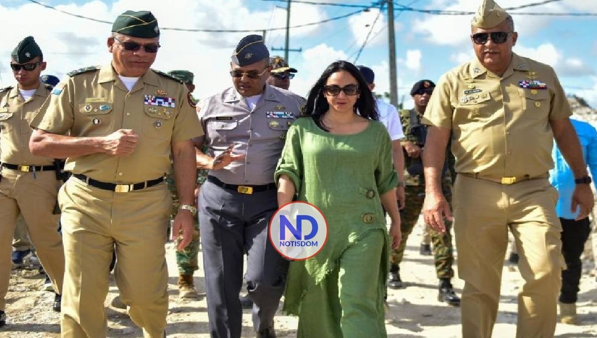 Autoridades supervisan la comunidad de Mata Mosquito