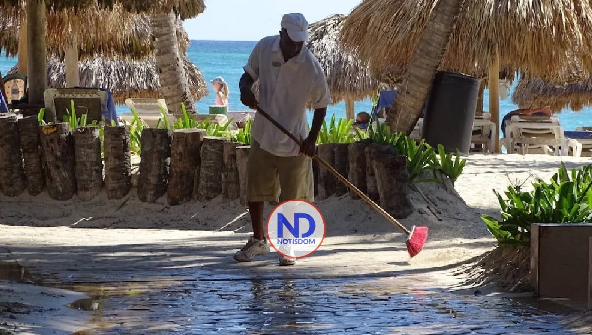 Hoteleros están dispuesto a aplicar aumento 12 % y 8 % a salario mínimo 2 Hoteleros están dispuesto a aplicar aumento 12 % y 8 % a salario mínimo