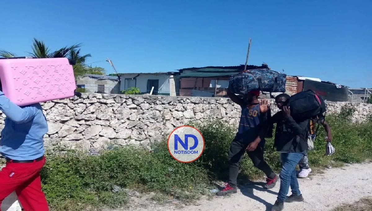 Haitianos que viven en Friusa y Mata Mosquito regresan voluntariamente a su país