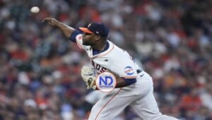 Los Angelinos firman relevista dominicano Héctor Neris