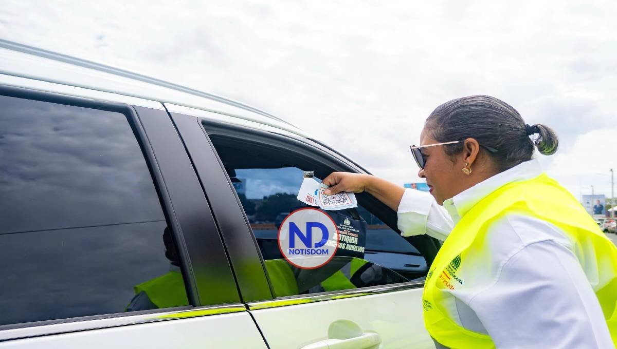Interior y Policía entrega botiquines y orienta por una en Semana Santa segura