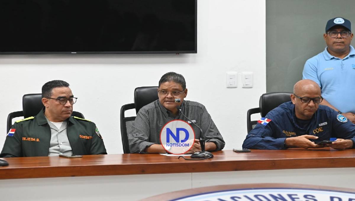 COE reporta 10 muertos en últimas 24 horas; suman 15 los fallecidos 2 COE reporta 10 muertos en últimas 24 horas; suman 15 los fallecidos