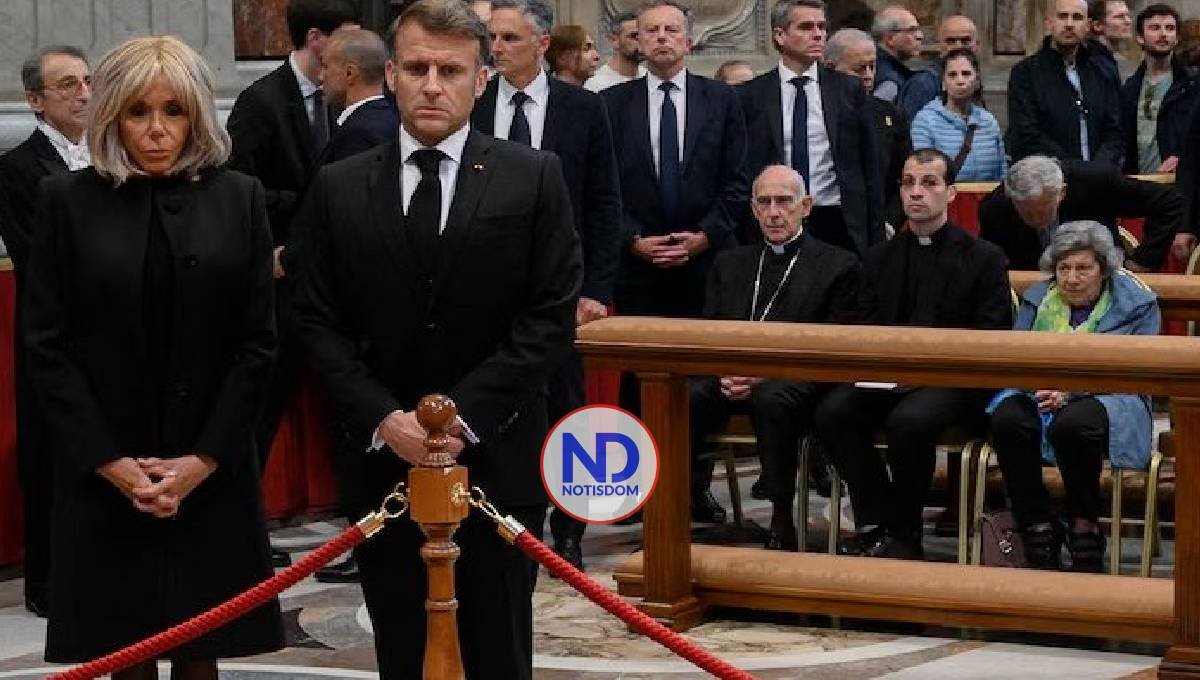 Líderes presentan sus primeros respetos ante féretro del Papa