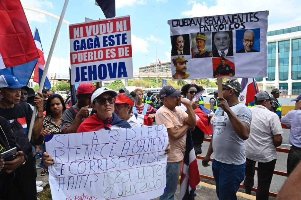 Marcha contra migracion haitiana SD 1 Antigua Orden marcha en SD y advierte luchará hasta la muerte por la independencia
