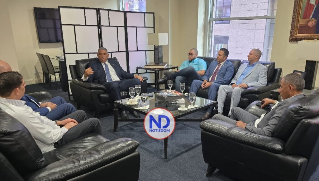 Fulcar se reúne con el Cónsul RD en NY y líderes dominicanos de ultramar 3 NOTISDOM FOTOS PF2025 15 Fulcar se reúne con el Cónsul RD en NY y líderes dominicanos de ultramar