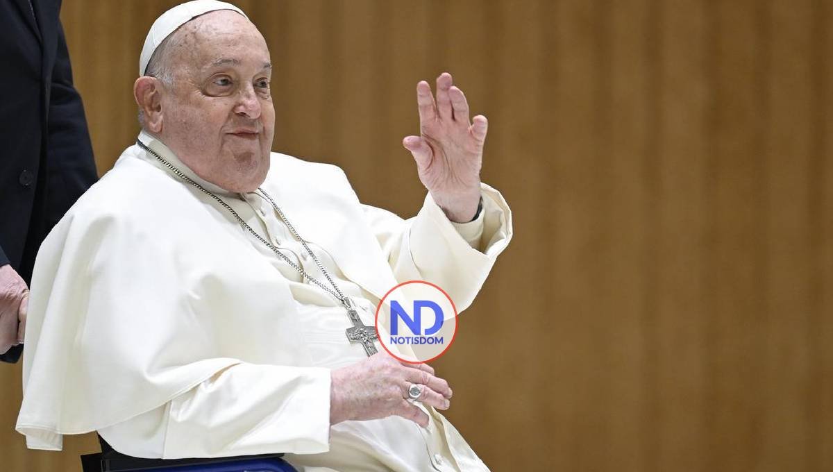 El papa continúa mejorando en su capacidad de hablar y trabaja sentado en su escritorio 2 El papa continúa mejorando en su capacidad de hablar y trabaja sentado en su escritorio