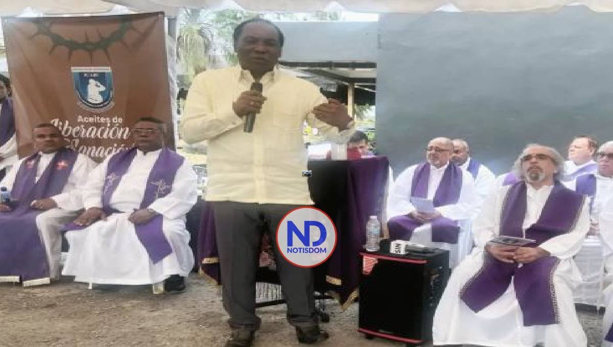 Zorrilla Ozuna y padre Rogelio honran en misa muertos Jet Set