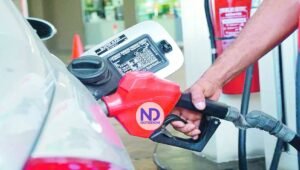 Gobierno congela precios de principales combustibles