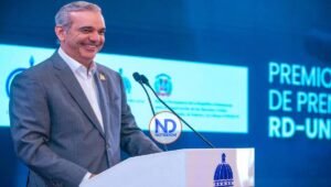 Abinader resalta aumentos salariales y dice trabajan para que precios suban lo menos posible