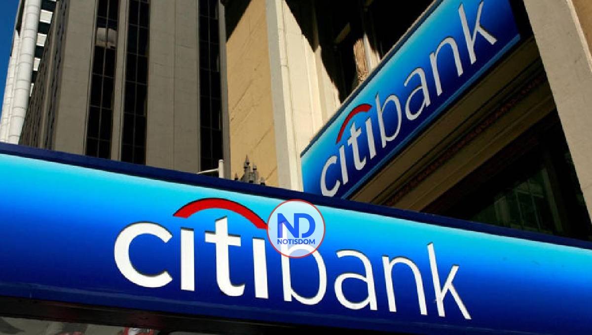 Banco en EU transfiere a cliente por error 81 billones de dólares