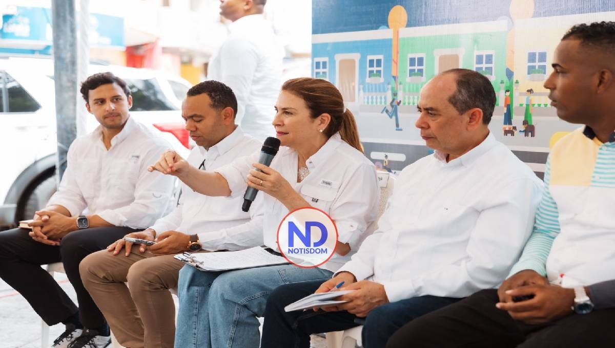 Carolina Mejía toca la puerta de Los Praditos con el programa «La Alcaldía Llega a Ti»