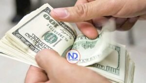 Dólar subió siete centavos; este lunes era vendido a RD$61.26