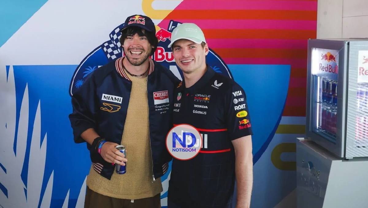 ¡Es oficial! Youtuber Germán Garmendia ya es parte de Red Bull; Max Verstappen le entrega la gorra de recibimiento