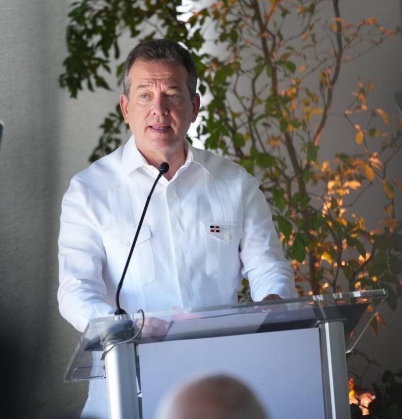 Ito Bisono 4 Gobierno dominicano y DP World buscan expandir zona franca y capacidad portuaria