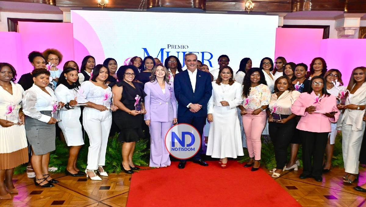 Abinader encabeza quinta edición del premio Mujer Supérate; reconocen mujeres SUPEREmprendedoras