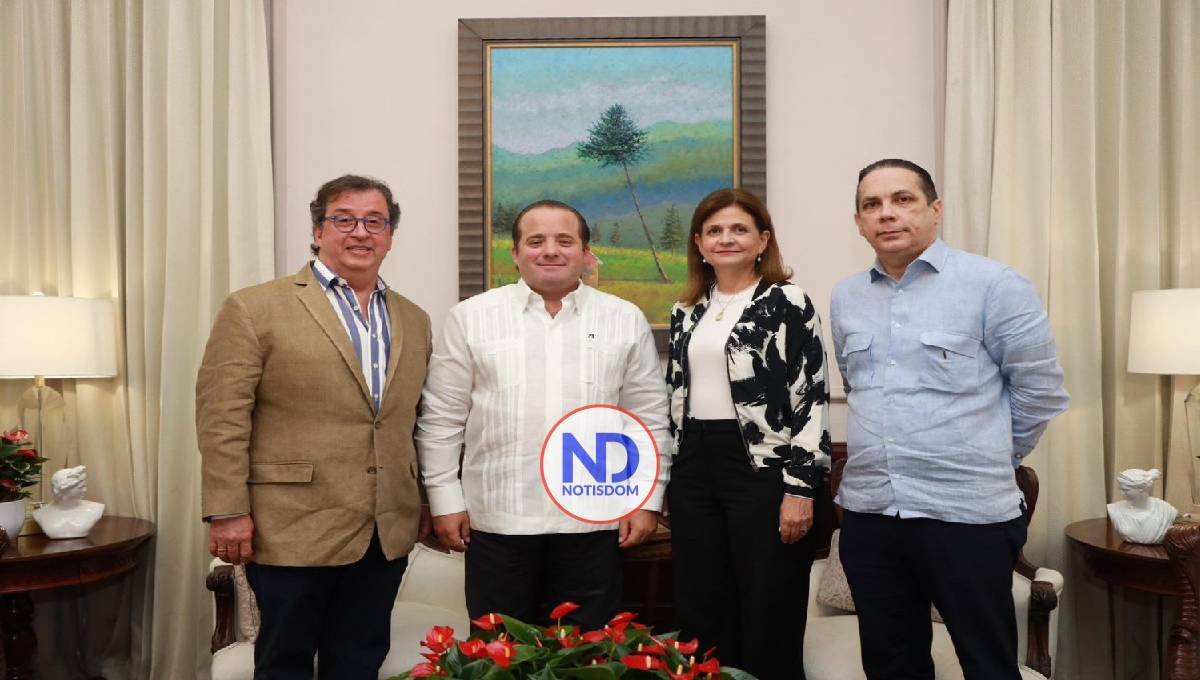 Daniel Rivera felicita a ganadores del CDES y llama a trabajar unidos por el desarrollo de Santiago 2 Daniel Rivera felicita a ganadores del CDES y llama a trabajar unidos por el desarrollo de Santiago