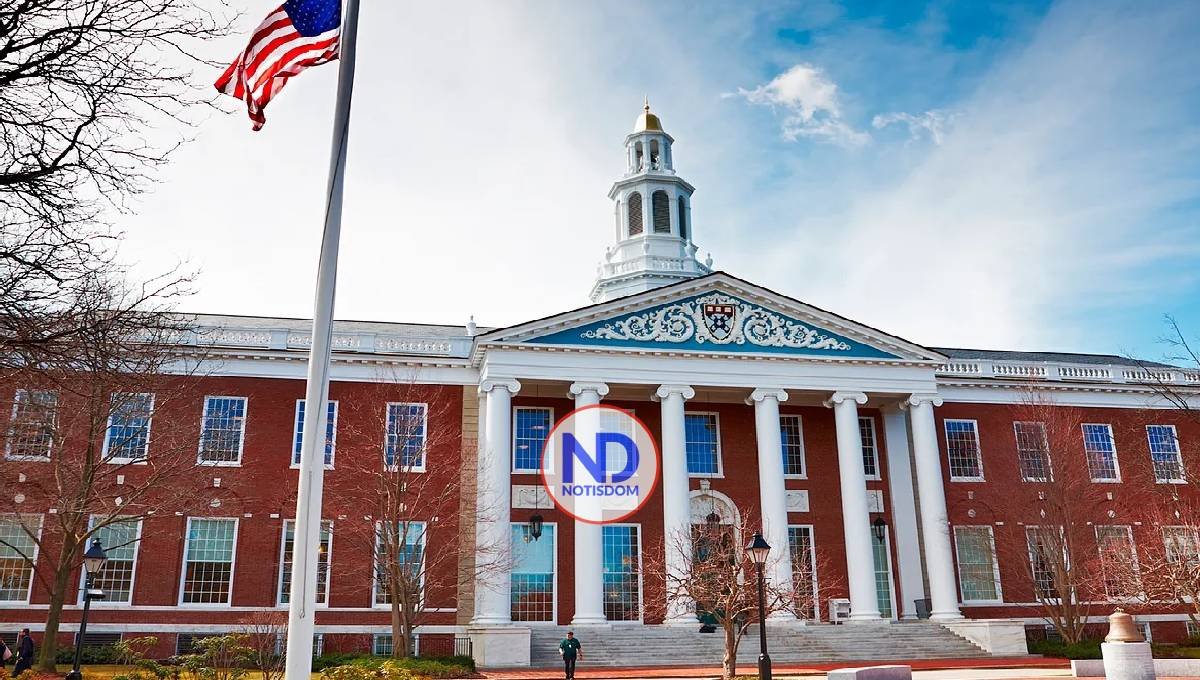 Bloquean decisión Trump impide a Harvard matricular extranjeros