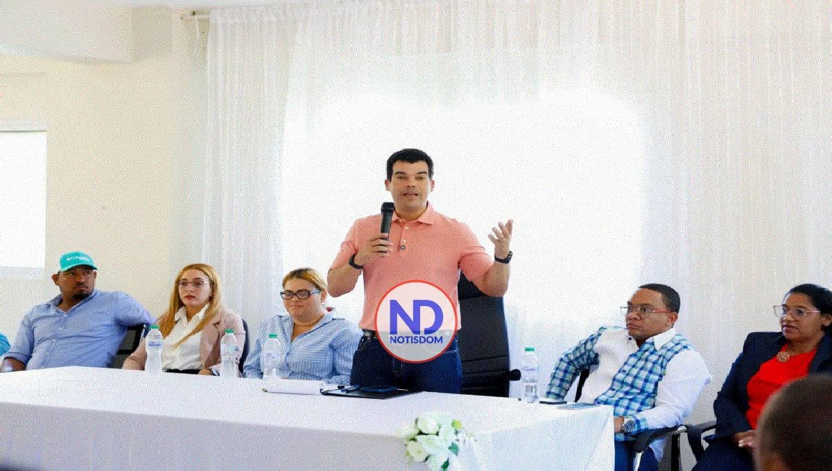 Wellington Arnaud lleva soluciones al sector Los Taínos, Guayabal, provincia Azua 2 Wellington Arnaud lleva soluciones al sector Los Taínos, Guayabal, provincia Azua