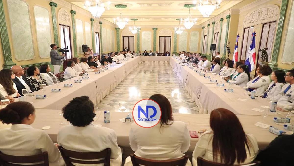 Gobierno reconoce a 71 médicos forenses por labor en tragedia del Jet Set 2 Gobierno reconoce a 71 médicos forenses por labor en tragedia del Jet Set