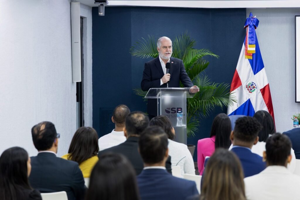 ALEJANDRO FERNANDEZ 13 Expertos destacan importancia de gestión de riesgos en el sector público