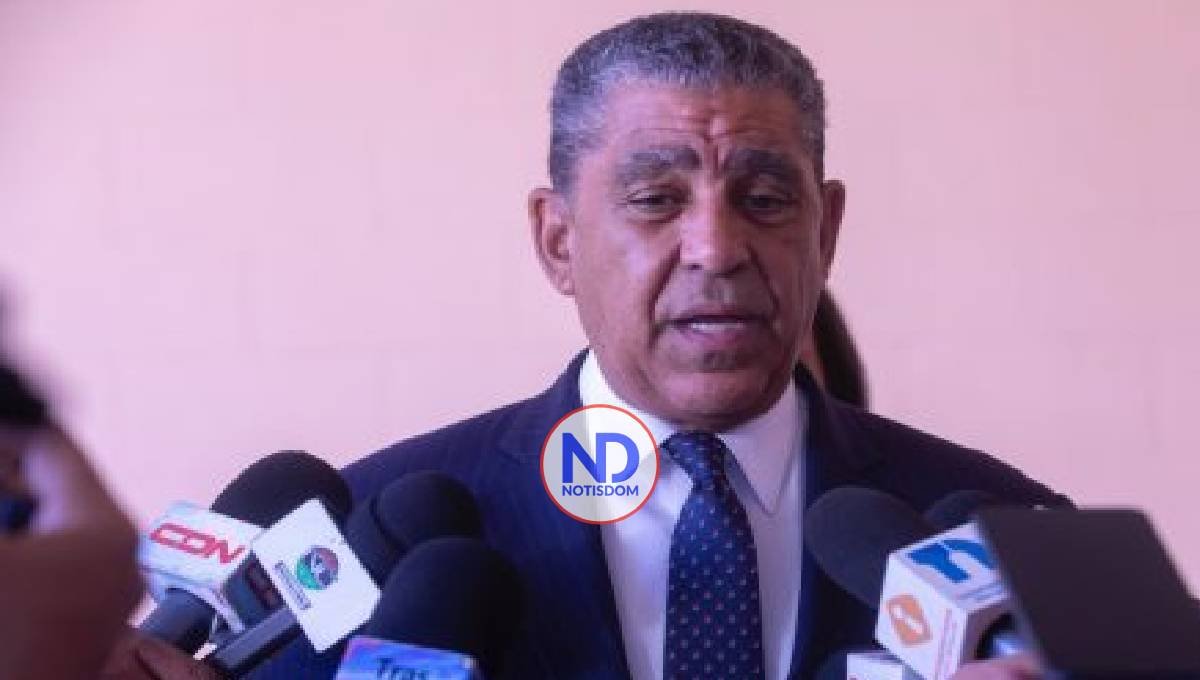 Congresista Adriano Espaillat anticipa «caos en las familias» 2 Congresista Adriano Espaillat anticipa «caos en las familias»