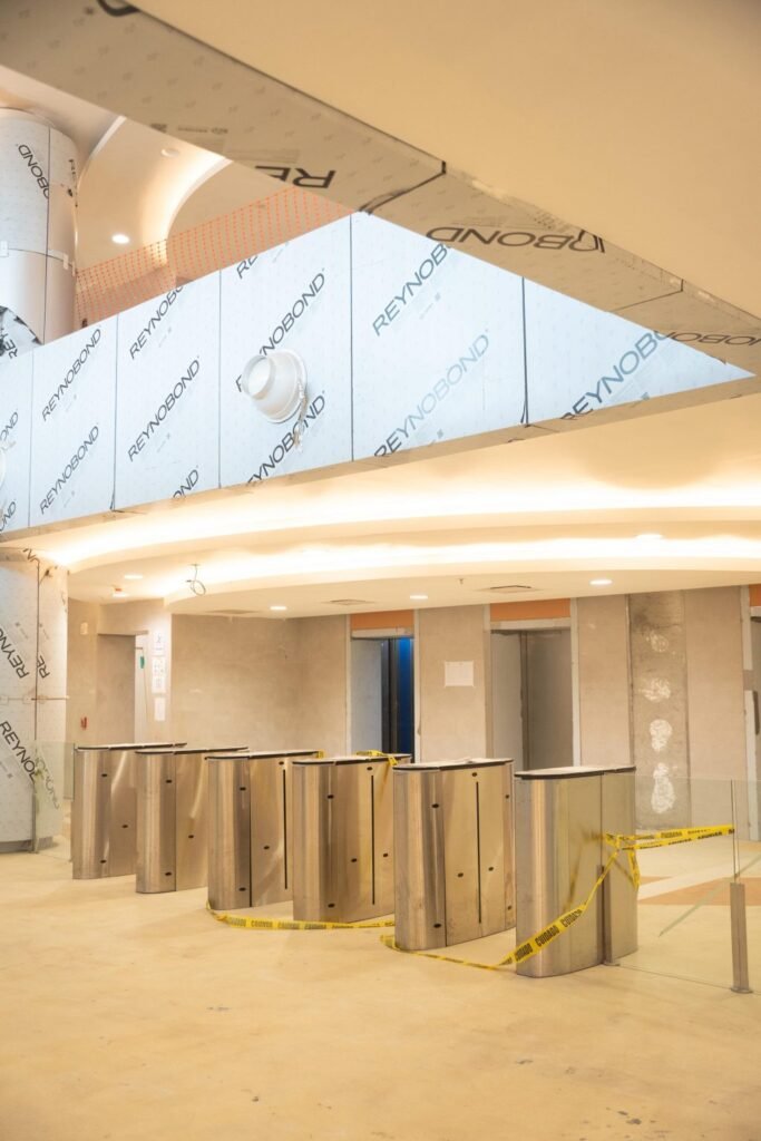 Ciudad Sanitaria 1 Ministro Bonilla supervisa construcción de edificio en Ciudad Sanitaria