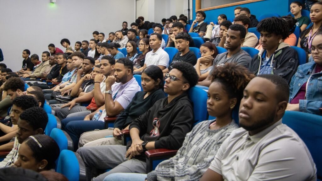 Consejo Nacional de Drogas CND y el ITLA realizan conferencia sobre los retos y peligros de las tecnologías