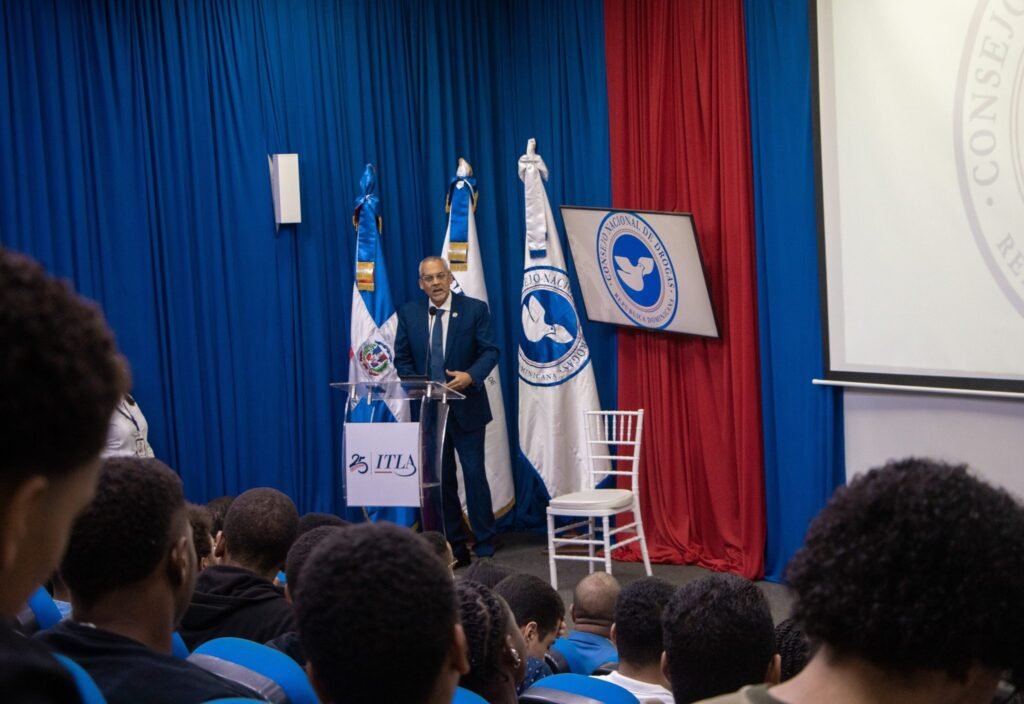 Consejo Nacional de Drogas 2 CND y el ITLA realizan conferencia sobre los retos y peligros de las tecnologías