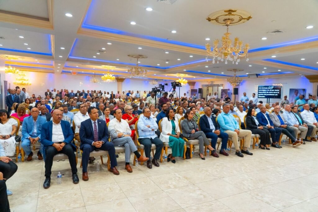 Deligne Ascencion Burgos 7 Deligne valora aportes económicos, culturales y políticos de comunidad dominicana en USA