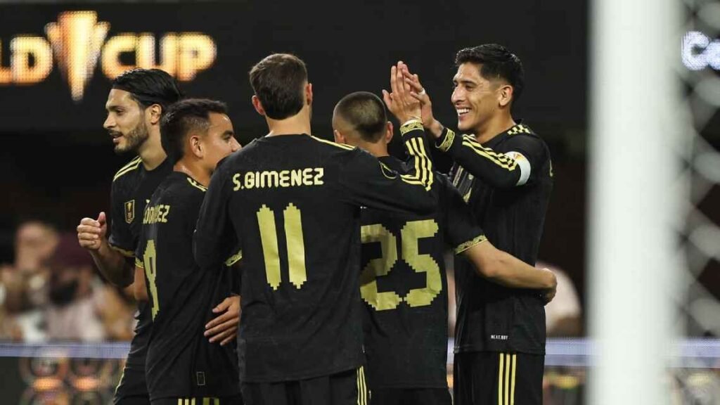 Edson Alvarez y Raul Jimenez México debuta con triunfo ante RD que deja dudas en Copa Oro