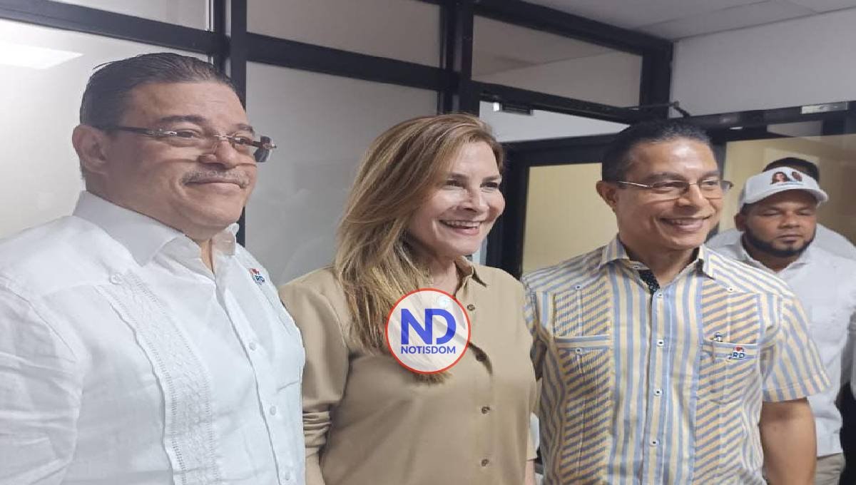 Francisco Camacho se suma al proyecto presidencial Carolina Mejía 28